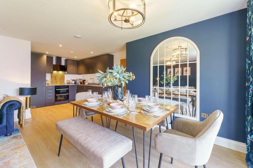 Darlington - 2 Bedroom Luxury Apartment By Mint Stays Bristol Esterno foto