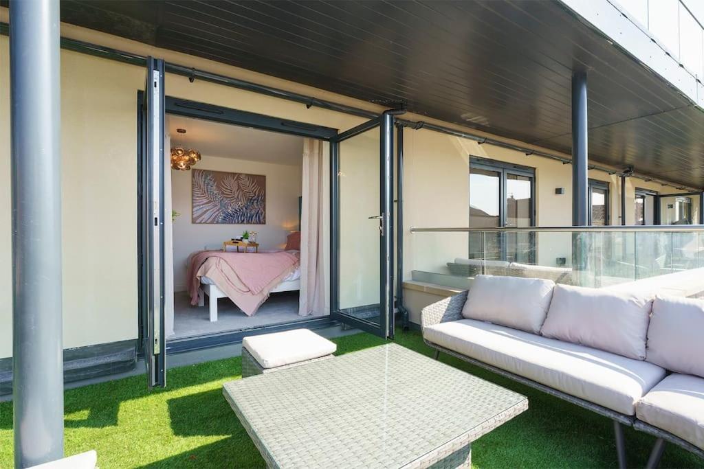 Darlington - 2 Bedroom Luxury Apartment By Mint Stays Bristol Esterno foto