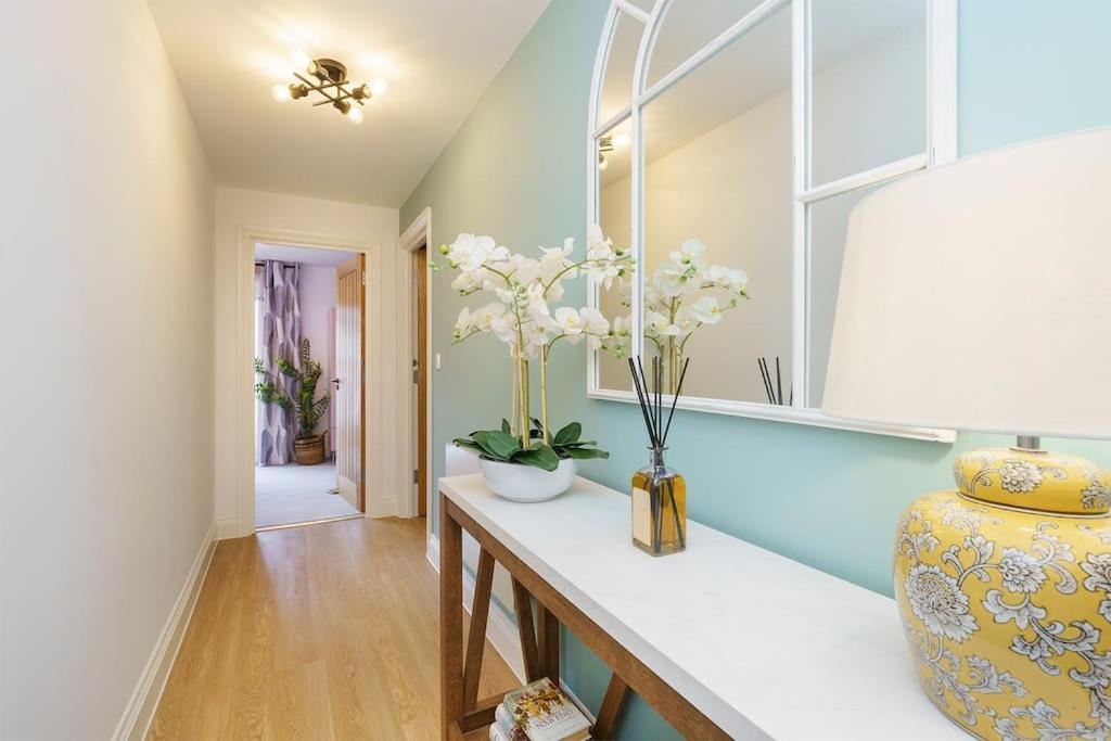 Darlington - 2 Bedroom Luxury Apartment By Mint Stays Bristol Esterno foto